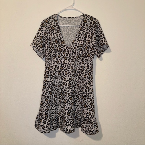 SHEIN Dresses & Skirts - Beautiful Cheetah Print Dress